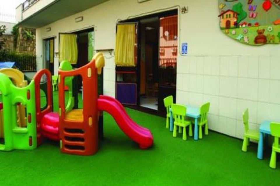 Il cortile della scuola per bambini